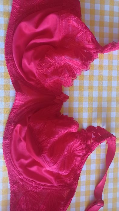 Piekny biustonosz damski