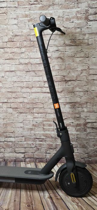 Электросамокат М365 Xiaomi Mi Scooter Essential
