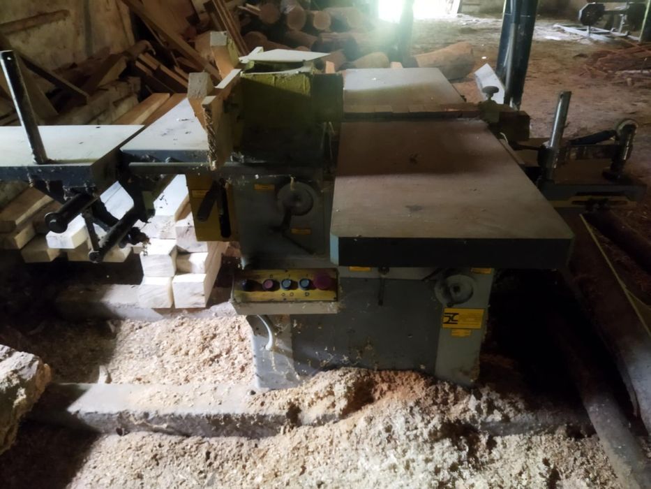 Продається станок по обробці дерева. 
Детальна інф