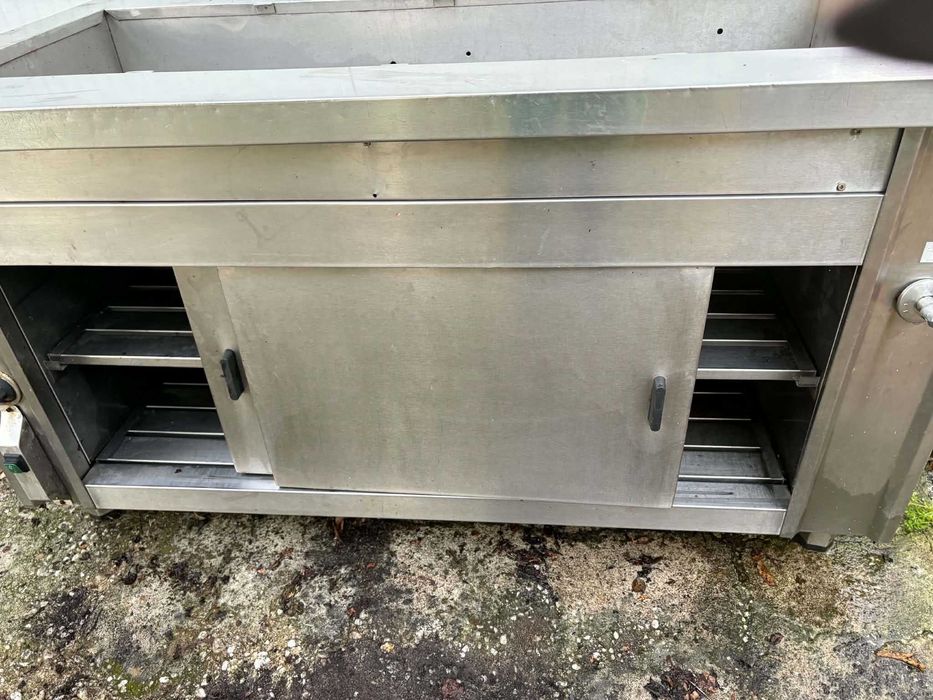 Bancada  armário Inox com porta e prateleiras