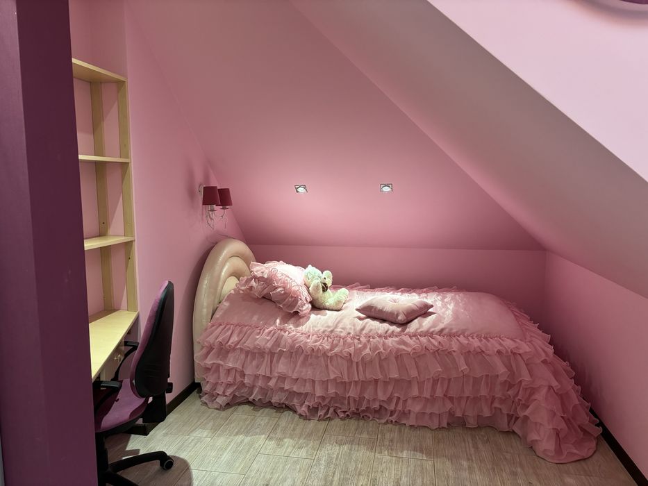 Елітний будинок Бережани. 291кв.м, 5кімнат. Сучасний ремонт.