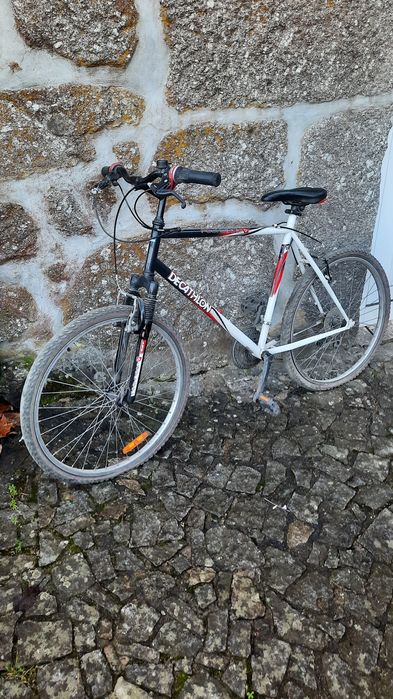 Bicicletas de montanha em muito bom estado.