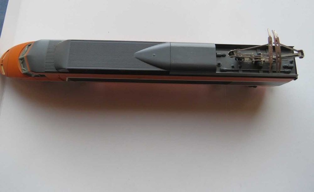 Comboios original Lima TGV, HO; maquina de cauda SEM MOTOR