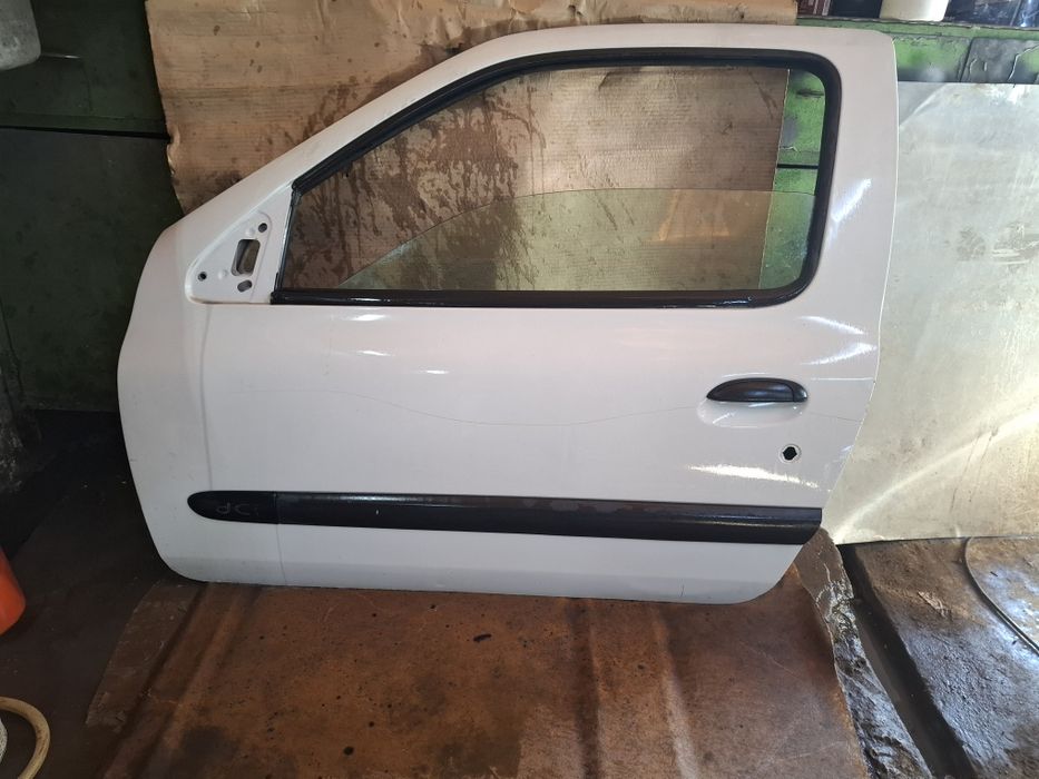 Porta Frente esq° Renault Clio || 3 Pprtas A 2003