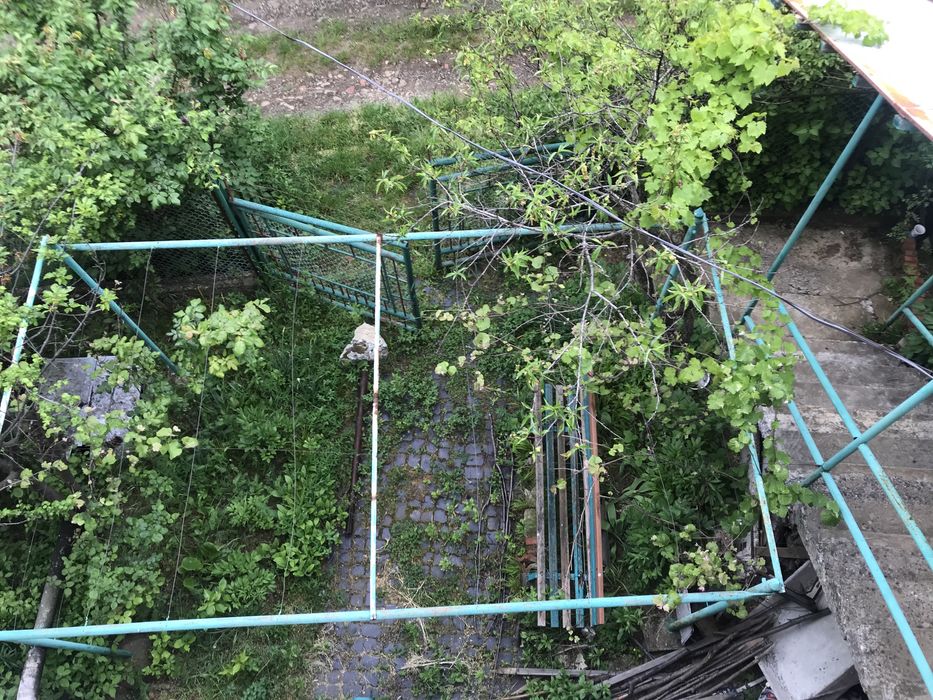 Ділянка з будинком