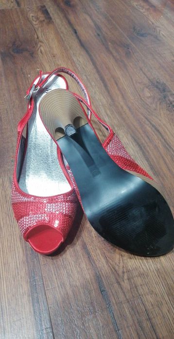 Buty na koturnie