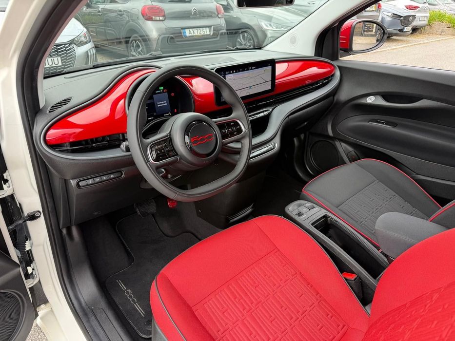 Fiat 500e C (RED) 2.0472452497965076487