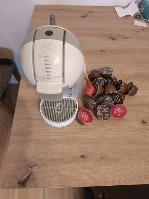 Ekspres kapsułkowy KRUPS Nescafe Dolce Gusto Mini Me + 48 kapsułek