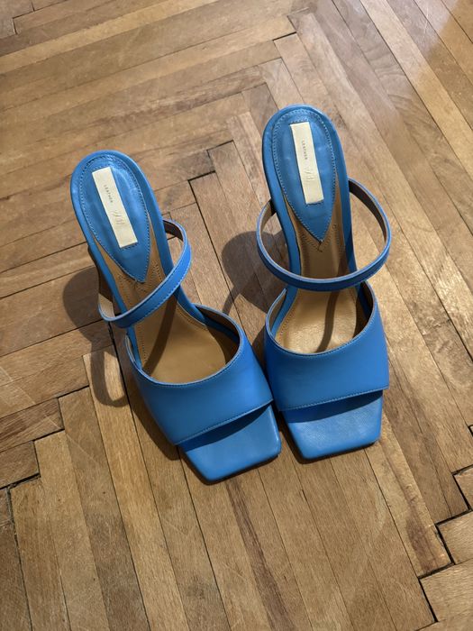 Мюлі H&M.