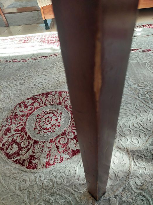 Stół drewniany owalny