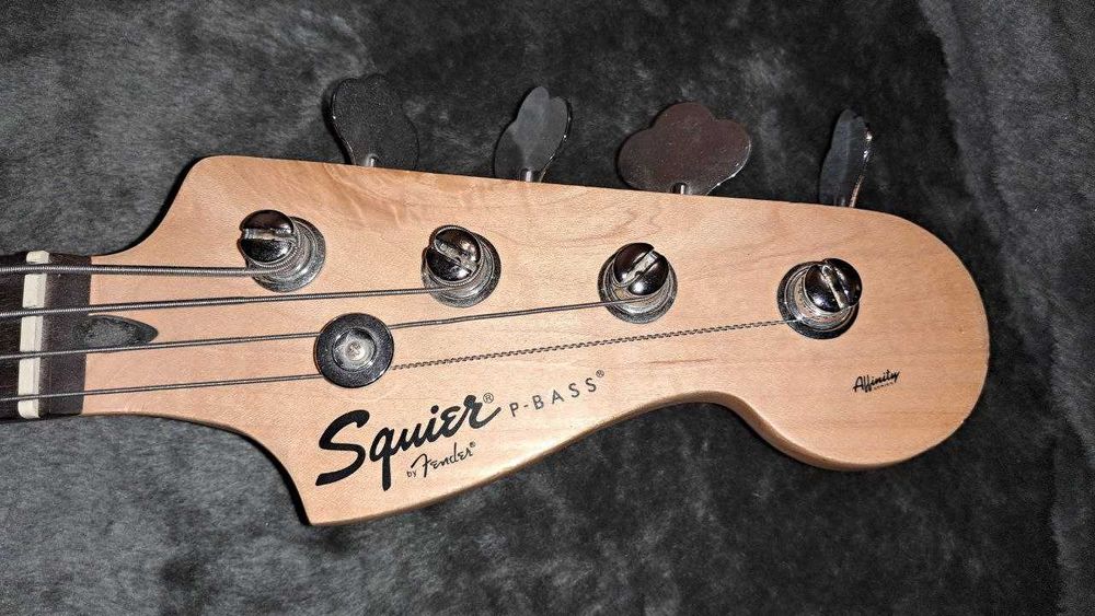 Бас гітара Fender Squier P Bass