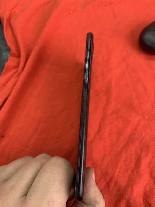 Бу телефон samsung sm-a305fn 3/32, не працює екран