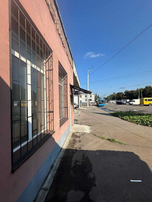 ЖД Вокзал 25м2 Здам ФАСАДНЕ Видове приміщення з Парковкою біля ЗУПИНКИ
