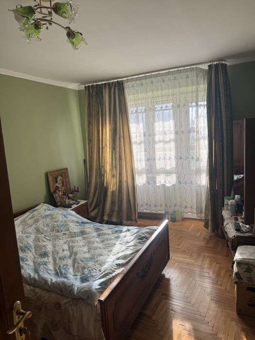 Продаж 2 кімнатної квартири від власника! Набережна незалежності 13