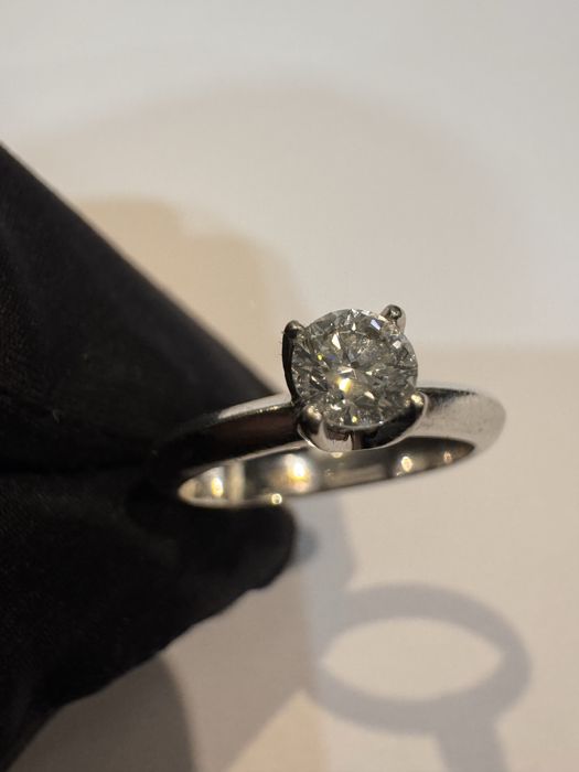 Золотое кольцо с бриллиантом Сова