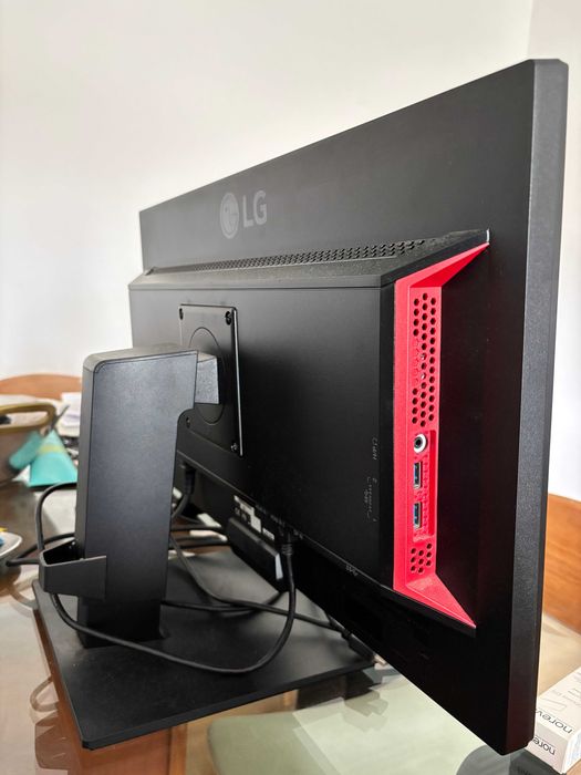 Monitor Gaming LG 24GM79G-B (24'' - 5 ms - 144 Hz - FreeSync)