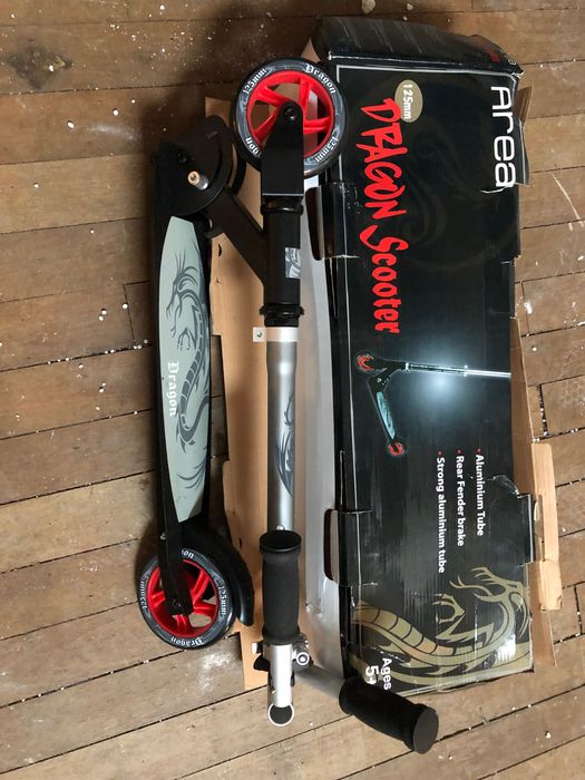 Patins em linha , Trotinetes, barcos de borracha , capacetes