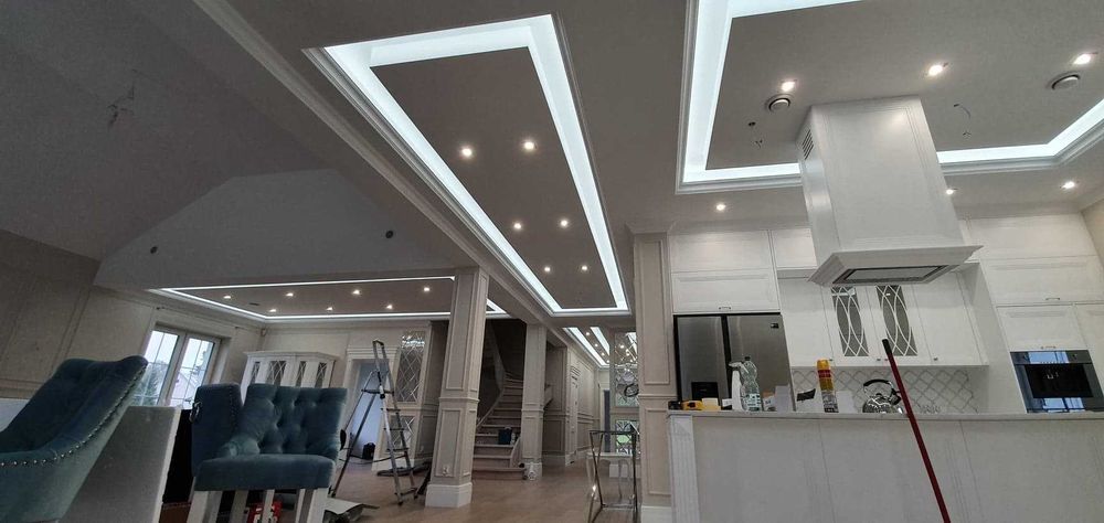 Wykończenie Wnętrz:Usługi Malowania  Agregatem