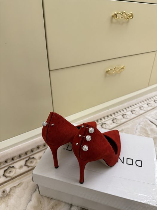 Вживані туфлі 38 розміру