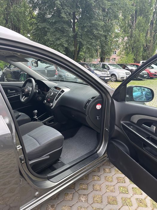 KIA Ceed SW  2011