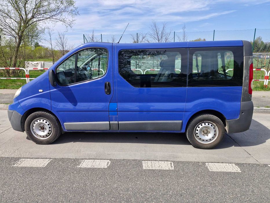 Reno trafic po pełnym serwisie. 9-cio osobowe.