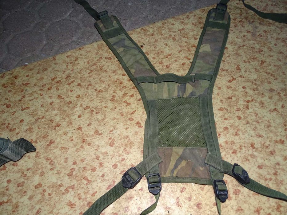 pas taktyczny z szelkami