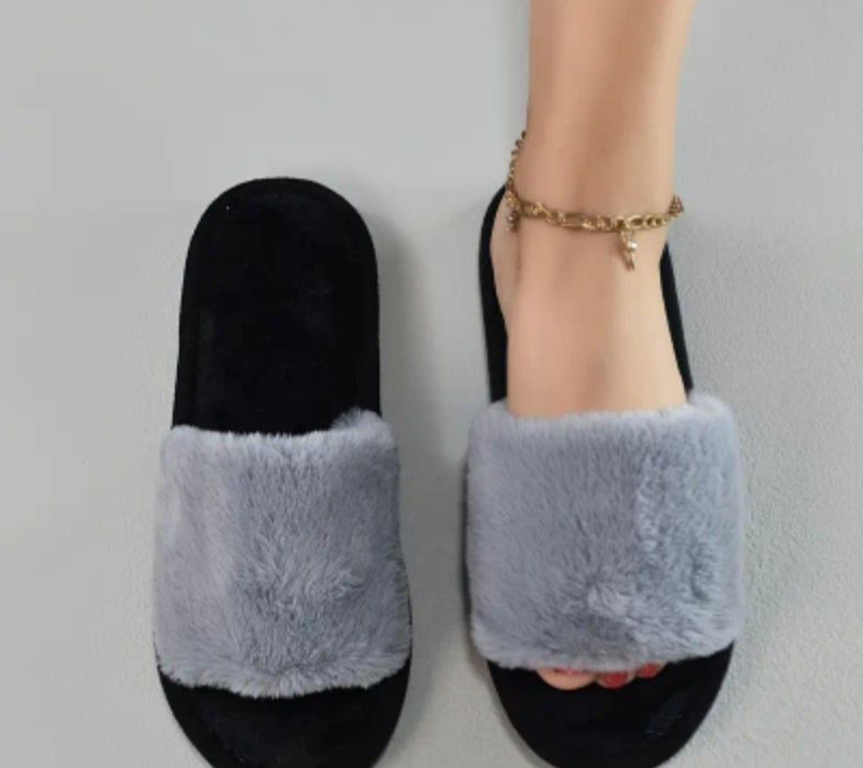 Жіночі кімнатні тапочки