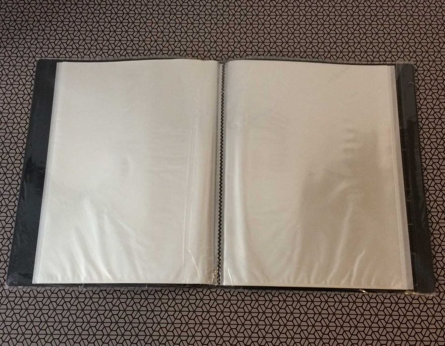 Pastas portefólio com 60 bolsas A4 (novas - seladas)