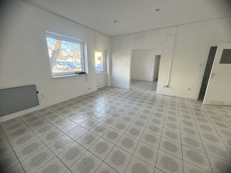 Lokal usluhowo handlowy lub biuro. Centrum Pucka