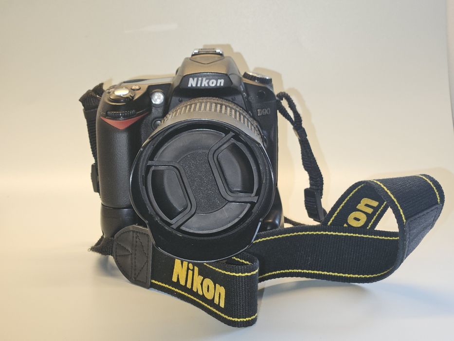 Nikon D90, obiektyw, grip