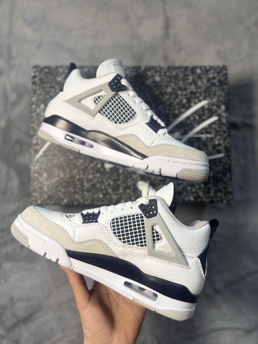 Nike Air Jordan 4