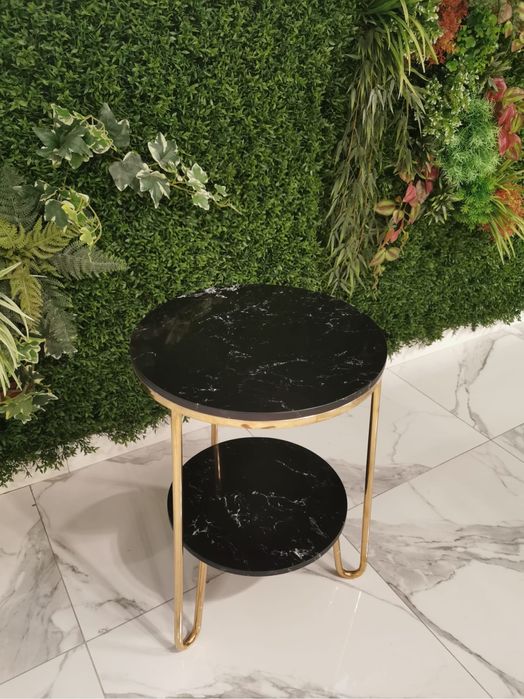 Mesa centro Preta / Dourada - Design