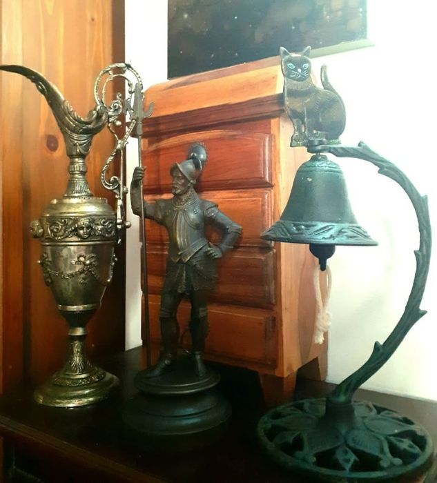 Estatueta Conquistador Espanhol + Anfora Grega Antiga