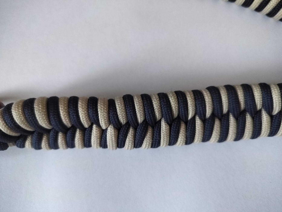 Anekke oryginalny hiszpański pasek do torebki beż granat 44cm karabińczyk