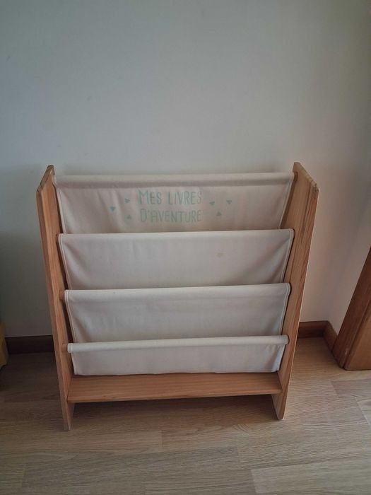 Estante livros para bébes