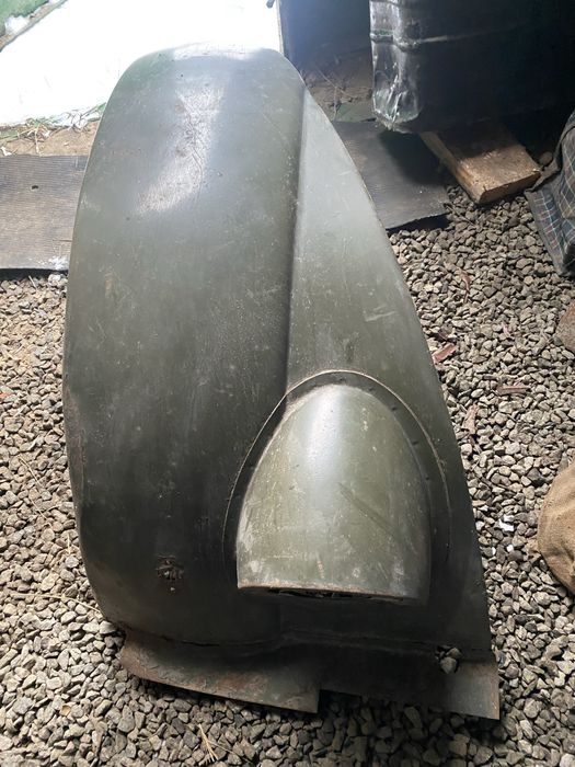 Продам переднє праве крило до автомобіля марки ГАЗ - 69