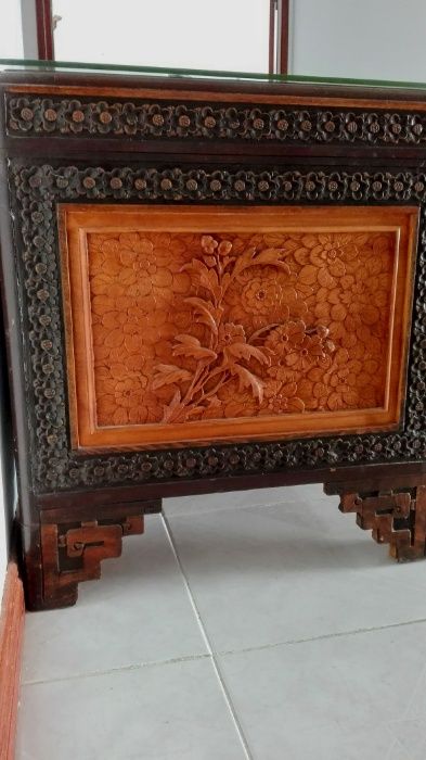 Baú Muito Raro Antigo em dois Tons de Madeira - BAIXA DE PREÇO 90€