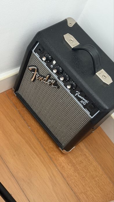 Guitarra elétrica  estilo Les Paul da Acepro  + amplificador Fender Frontman 10G