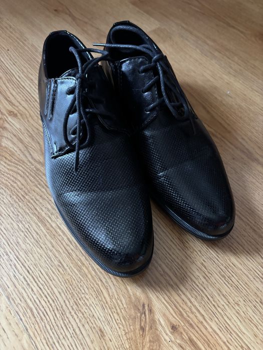 Buty eleganckie chłopięce