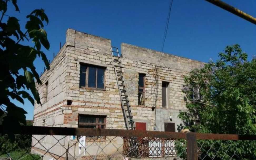 Продам 2-х этажный дом на два входа в с. Александровка