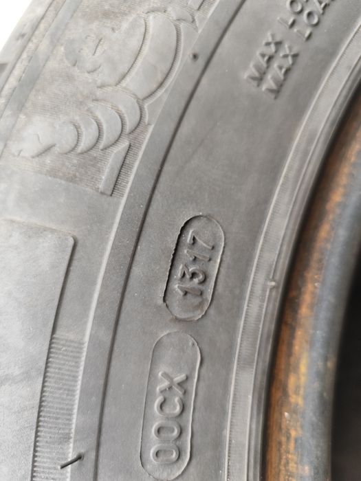 Pneus 235/6516C Michelin Agilis 75% piso