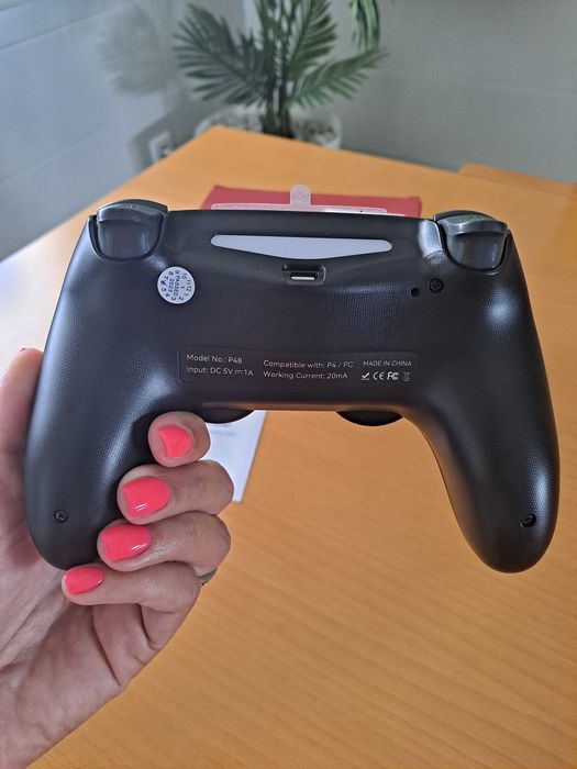 New Wireless PS4 Controllers64740000010115123