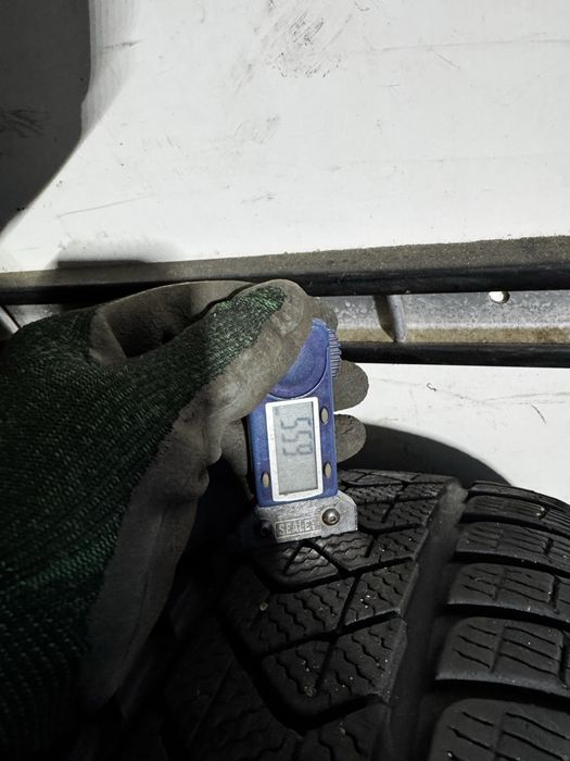 Dwie Opony zimowe pirelli sottozero 3 215/60/16 2023r.