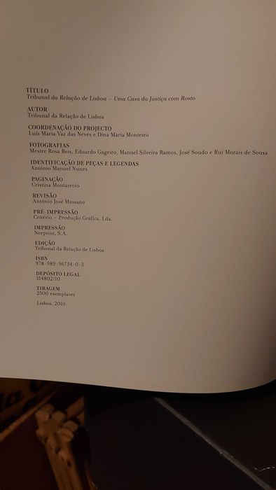 Livros sobre tribunais portugueses.