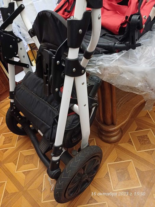 Продам коляску дитячу 3 в 1 Lonex Speedy Ecco червоного кольору