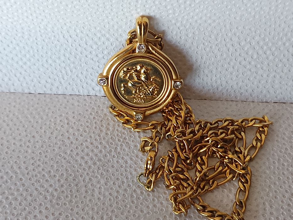 Colar com medalha Libra