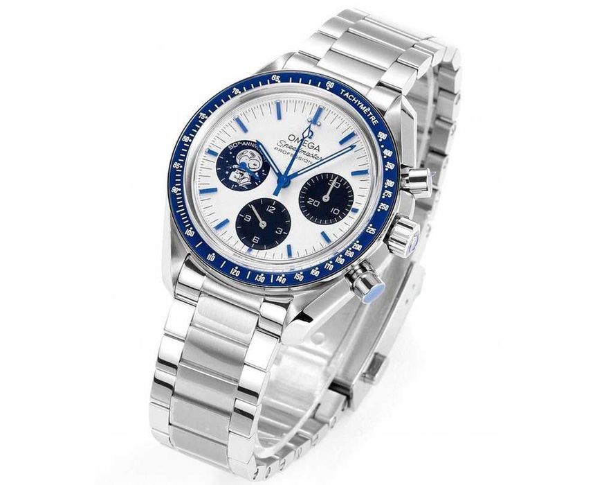 Годинник кварцовий Omega Speedmaster "Silver Snoopy Award" 50th Anniversary features a 42mm