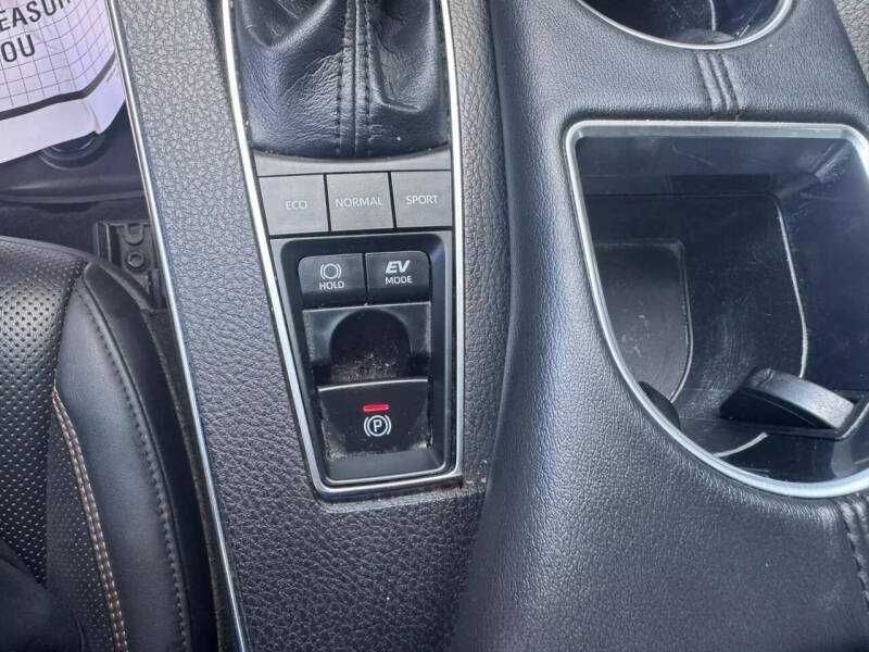 2019 Toyota Avalon Hybrid