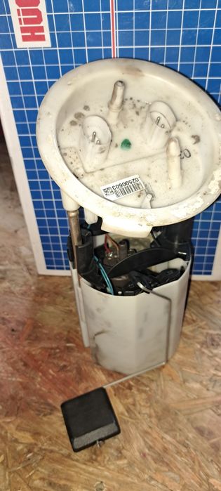 Pompka pompa paliwa bmw 1 benzyna 1,5 207