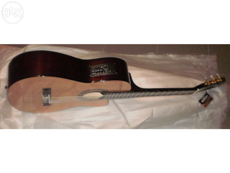 Guitarra eletroacústica - modelo cutaway marca MSA